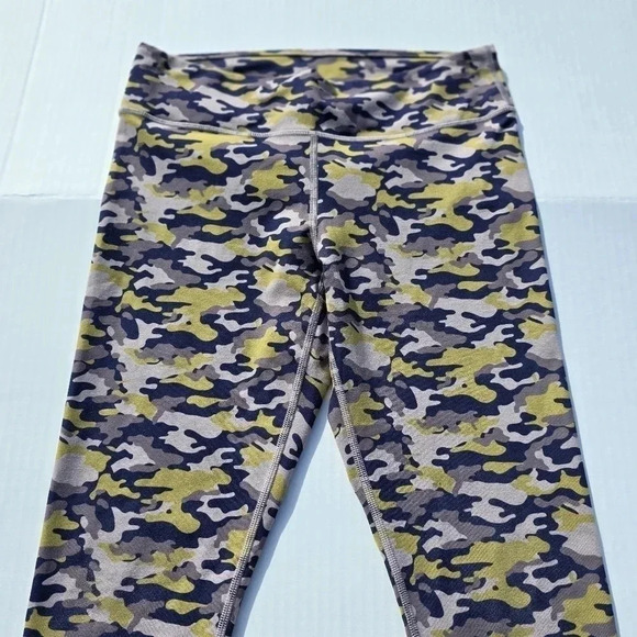 Fabletics Size M Mid-rise Printed Heathered Legging lite lime camouflage‎ - Picture 4 of 9